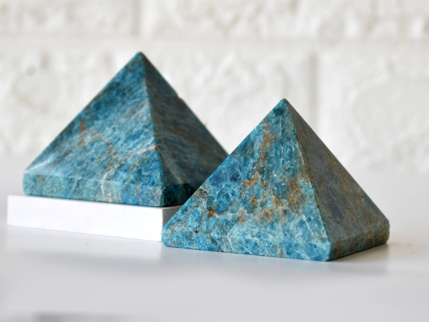 1 Kg Apatite Crystal Pyramid (2 inches)