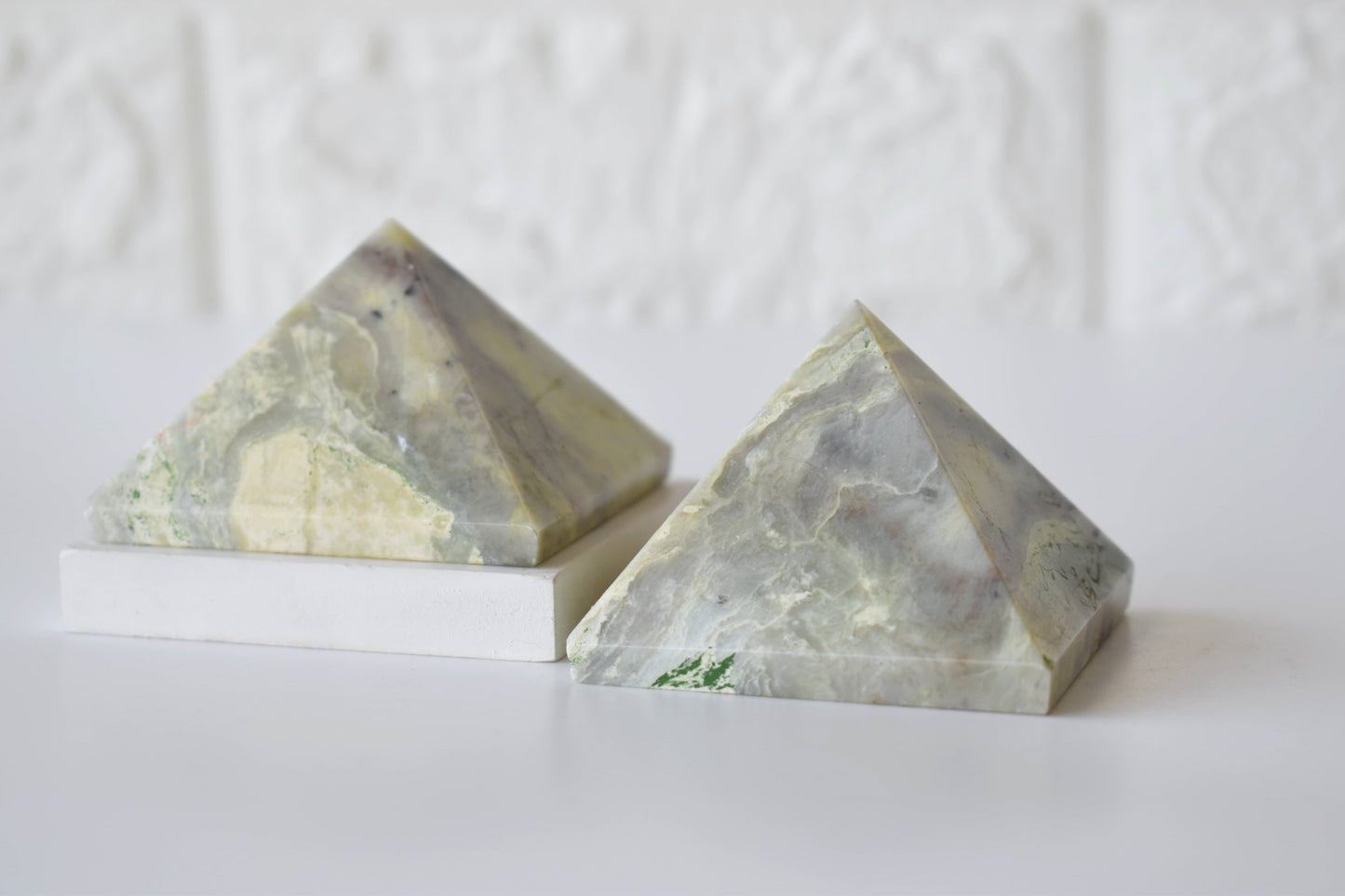 1 Kg Serpentine Crystal Pyramid (2 inches)