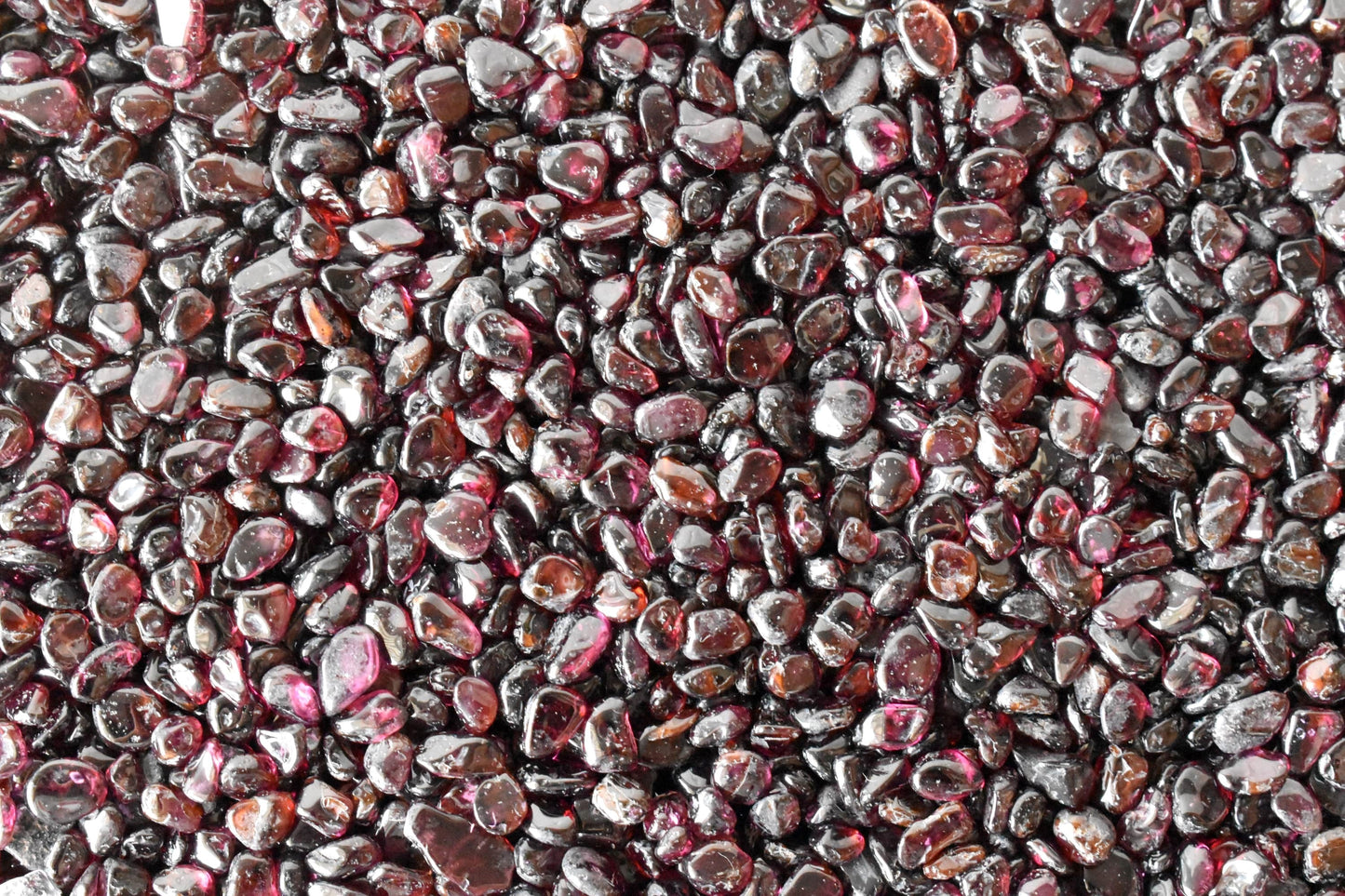1kg Garnet Gemstone Chips