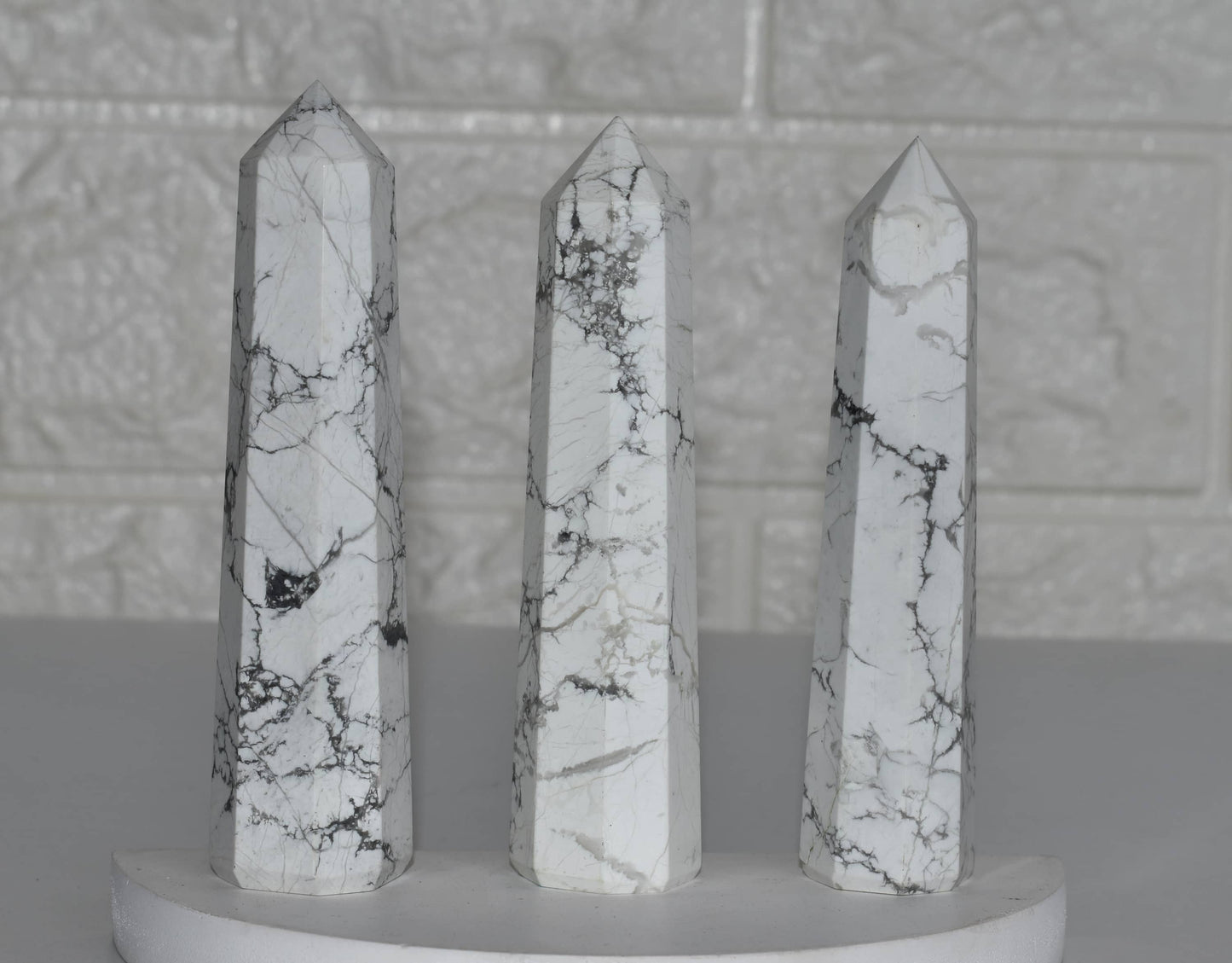 1kg Howlite Obelisk Tower Point (8-10Pcs)