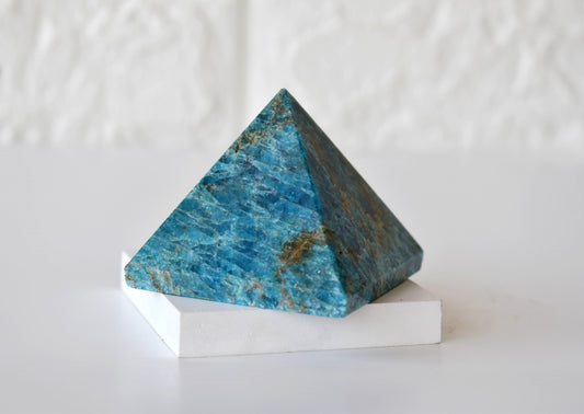 1 Kg Apatite Crystal Pyramid (2 inches)