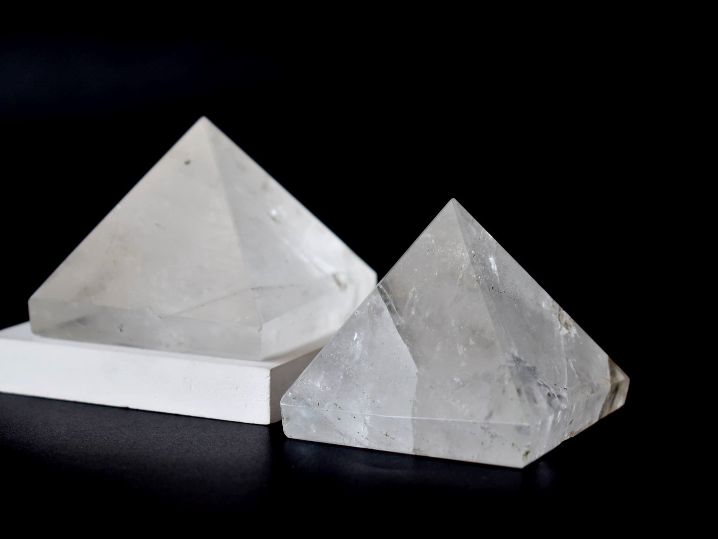 1 Kg Clear Quartz Crystal Pyramid (2 inches)