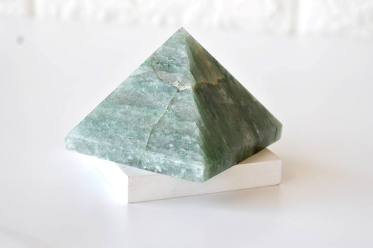 1 Kg Green Aventurine Crystal Pyramid(2 inches)