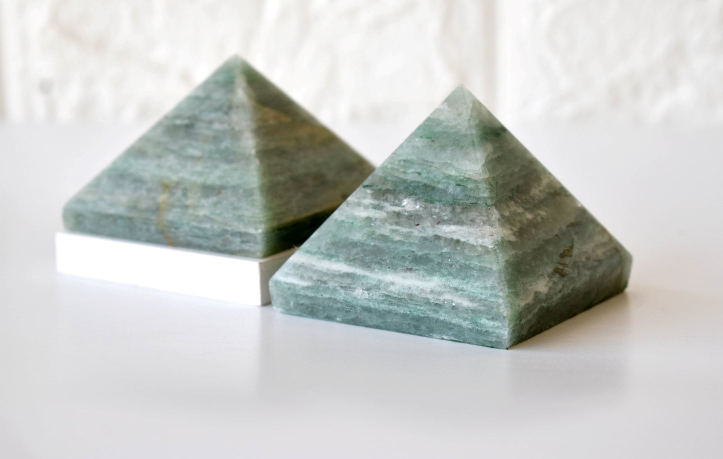 1 Kg Green Aventurine Crystal Pyramid(2 inches)