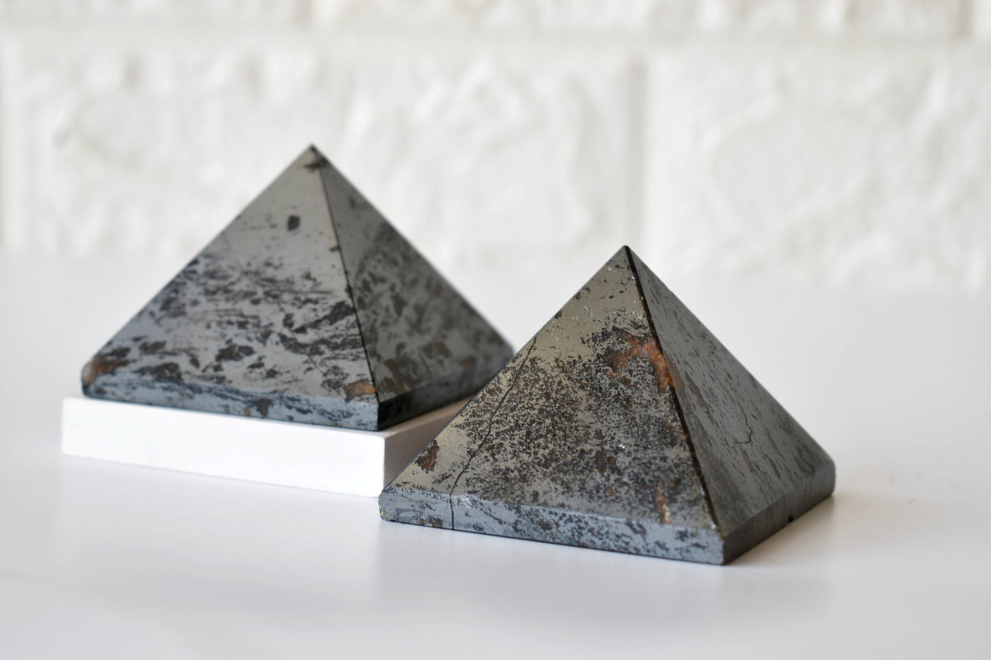 1Kg Hematite Crystal Pyramid (2 inches)