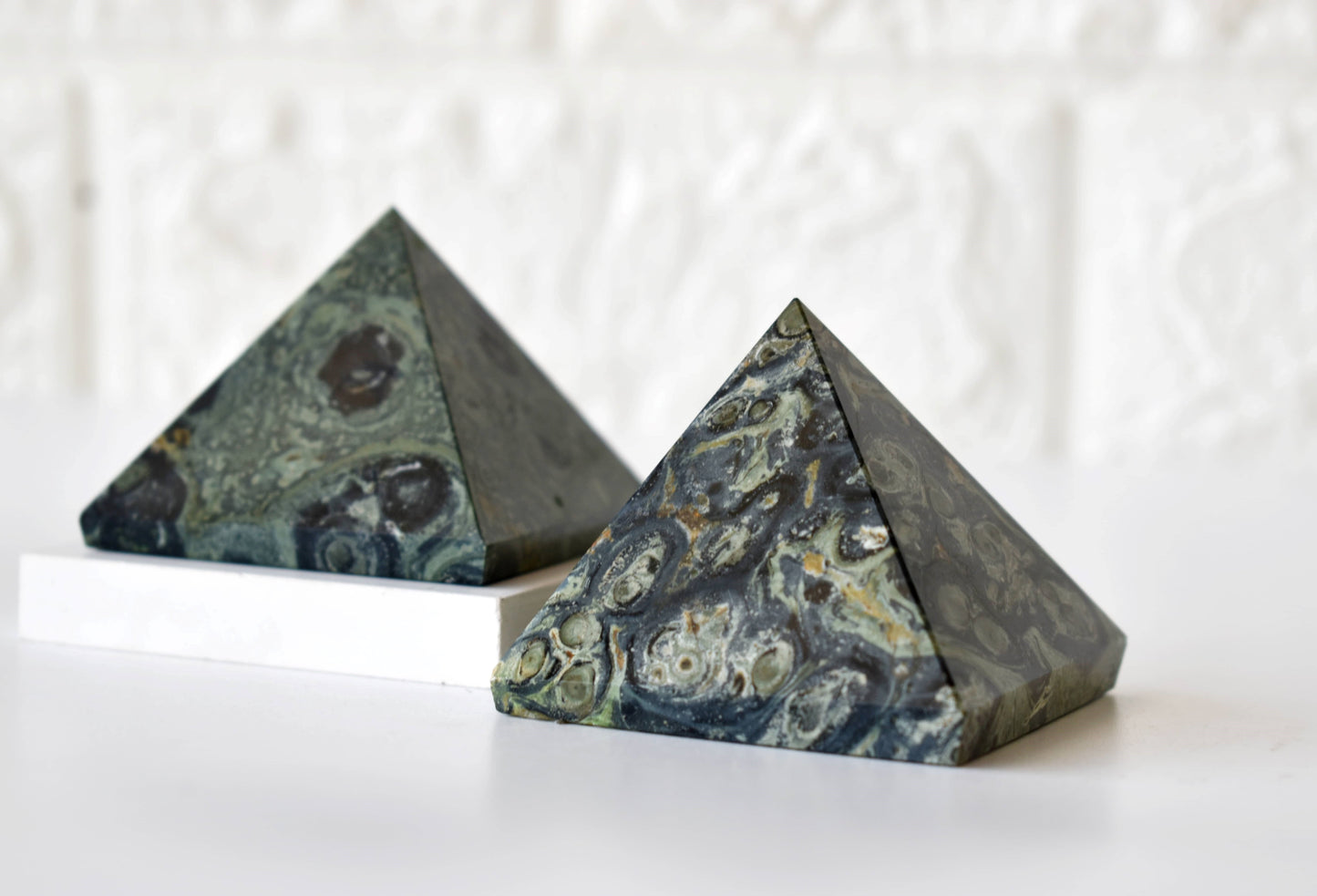 1Kg Kambaba Jasper Crystal Pyramid (2 inches)