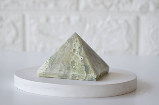 1 Kg Serpentine Crystal Pyramid (2 inches)