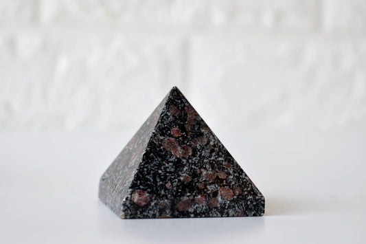 1Kg Spinelle Matrix Crystal Pyramid (2 inches)