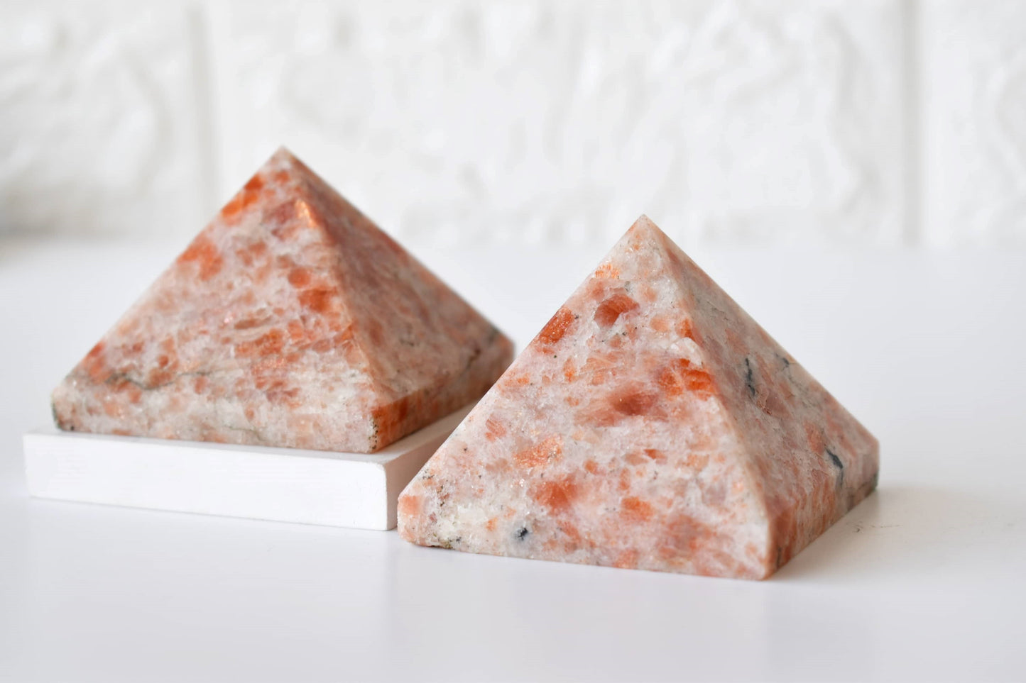 1 Kg Sunstone Crystal Pyramid (2 inches)