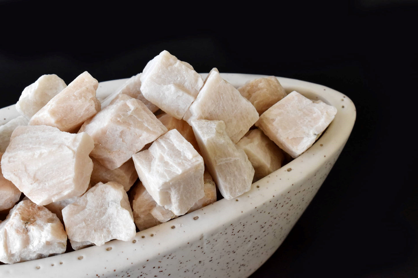 1Kg Peach Moonstone Rough Stones