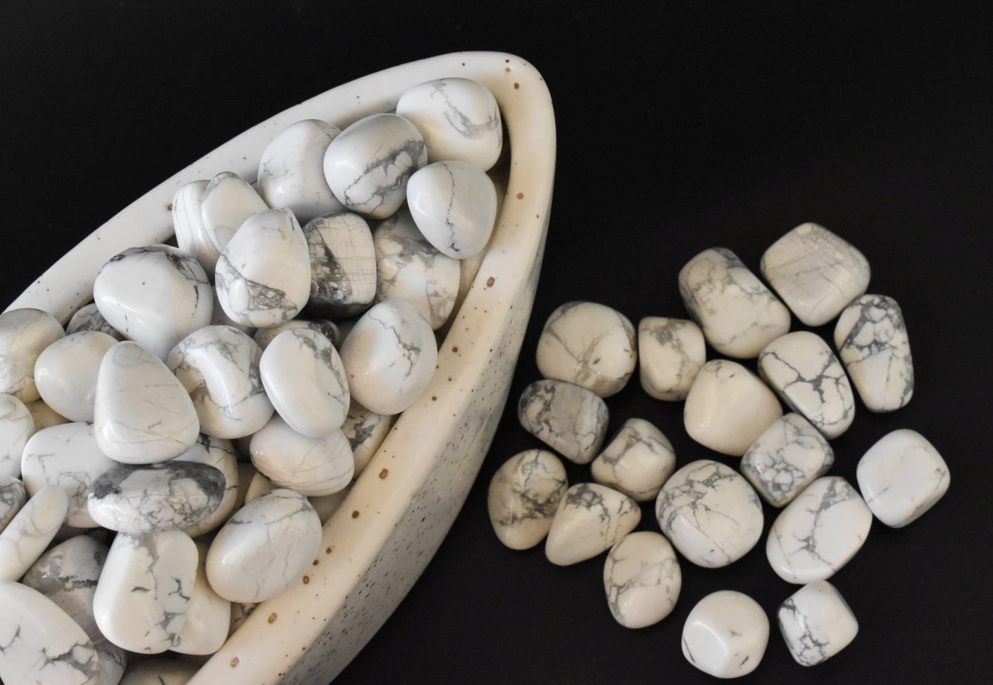 1Kg Howlite Tumbled Stones