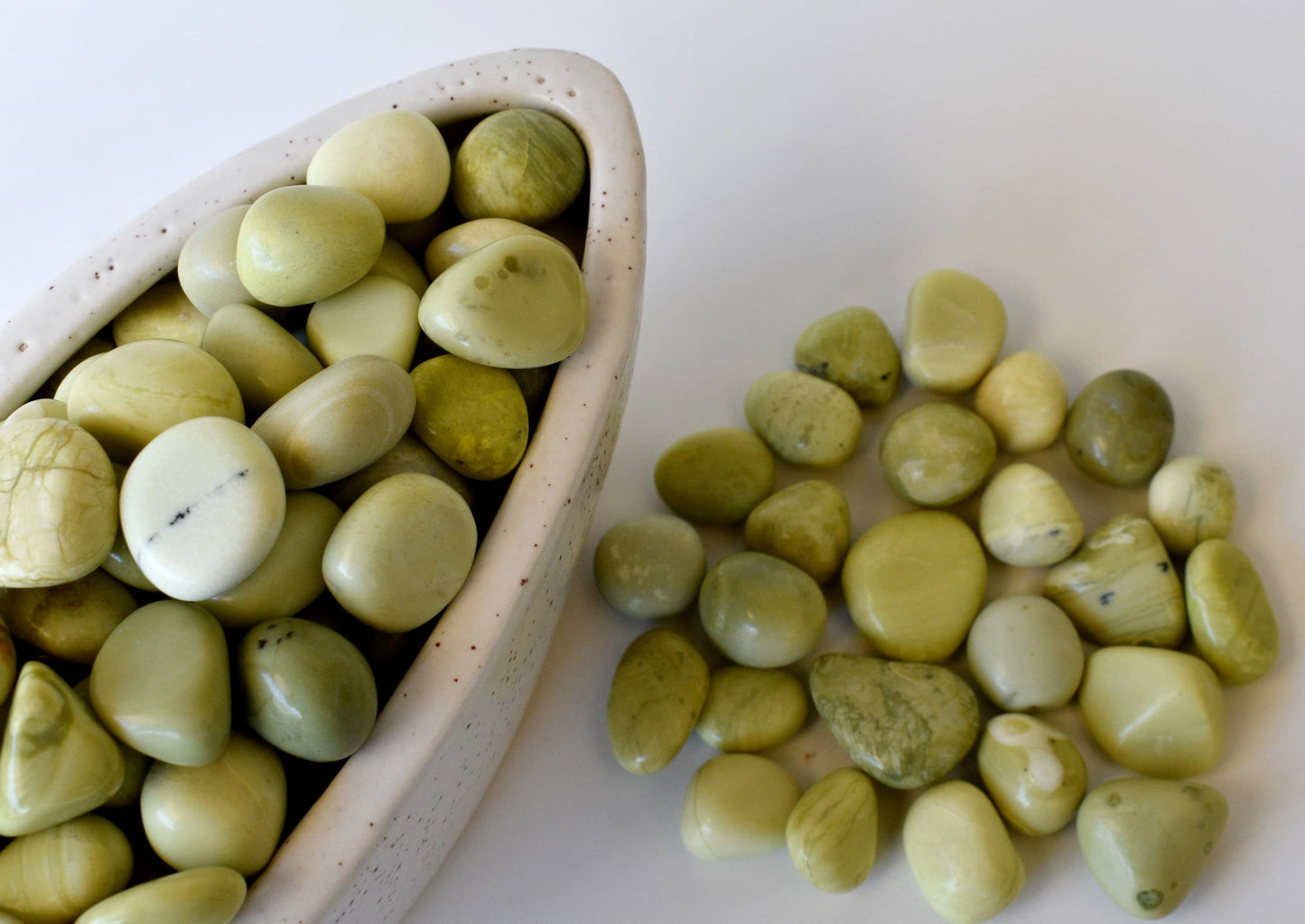 1Kg Serpentine Tumbled Stones