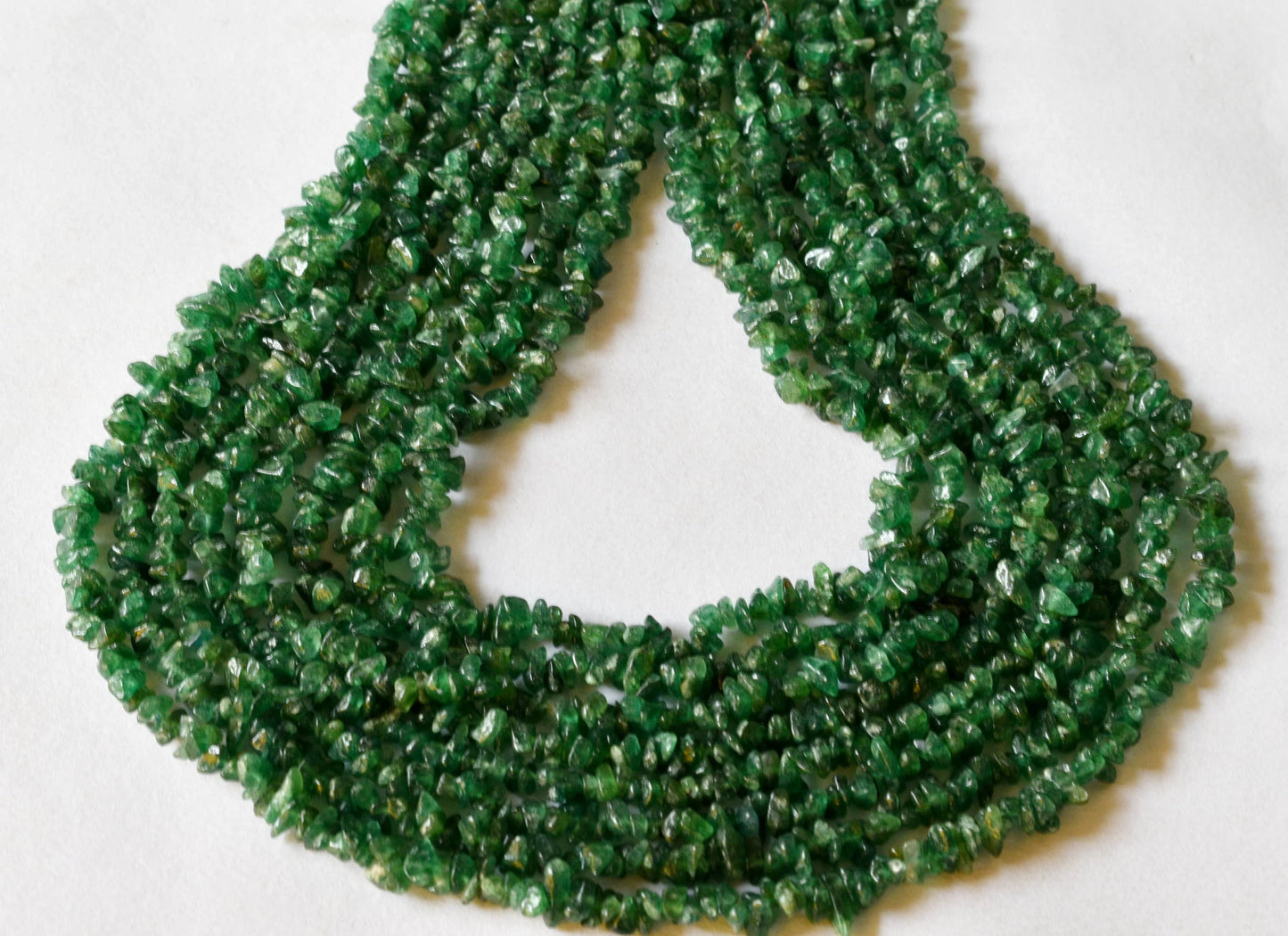 Uncut Grosullar Jade Uncut Beads