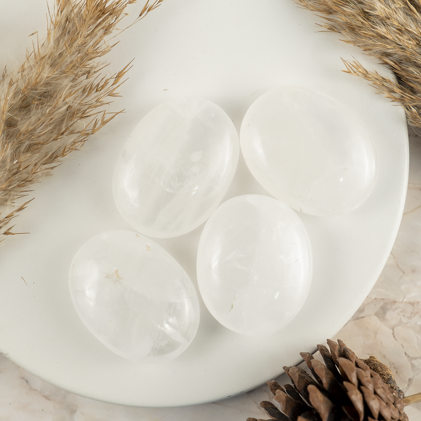 1kg Clear Quartz Palm Stones (6-8Pcs)