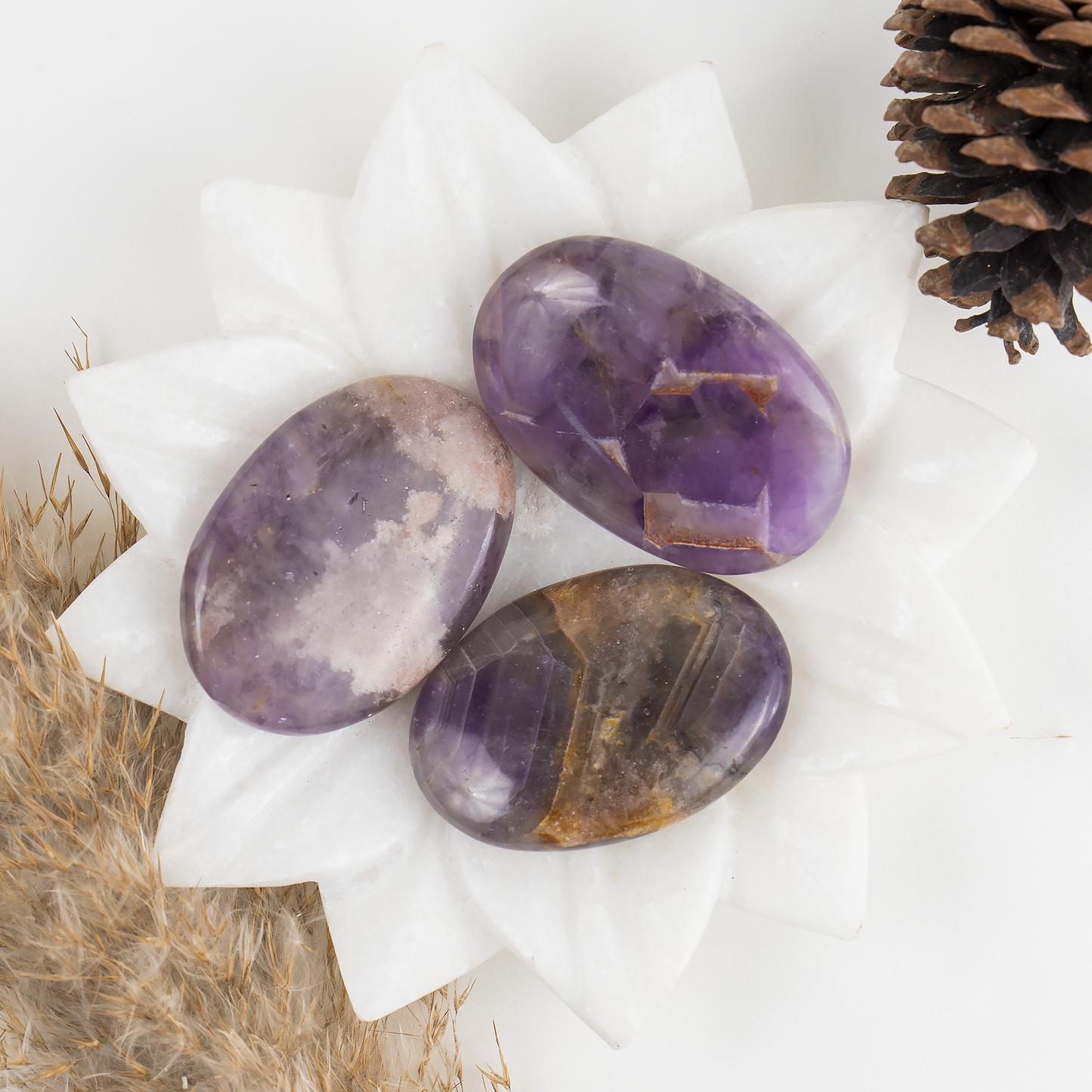 1kg Amethyst Palm Stones (6-8Pcs)