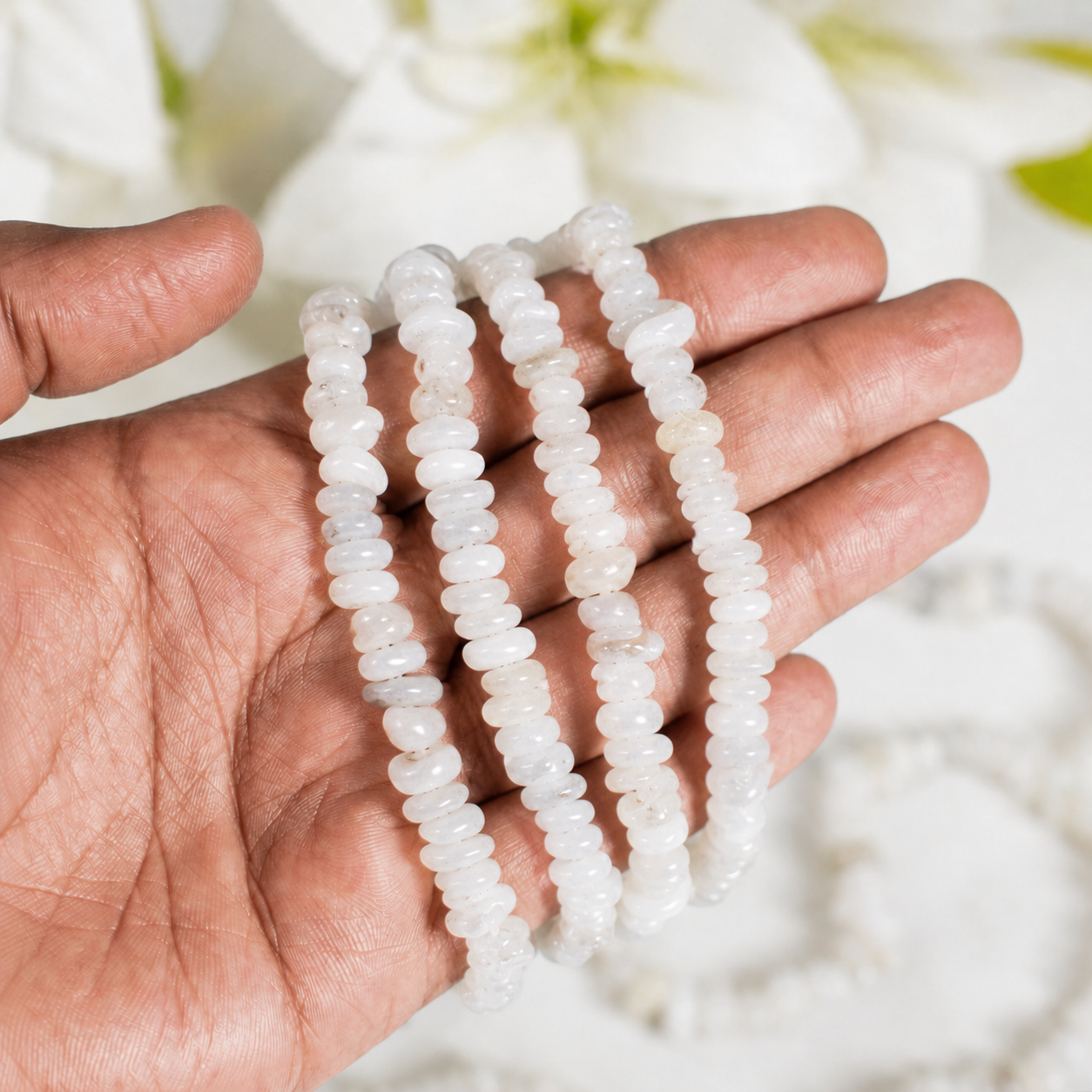 White Agate Gemstone Chip Bracelet.