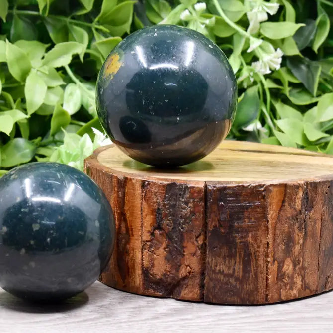 1Pc Sphere Bloodstone Crystal Ball | Healing Sphere | Orb Crystal Stone | Crystal Healing Divination ball Gift.